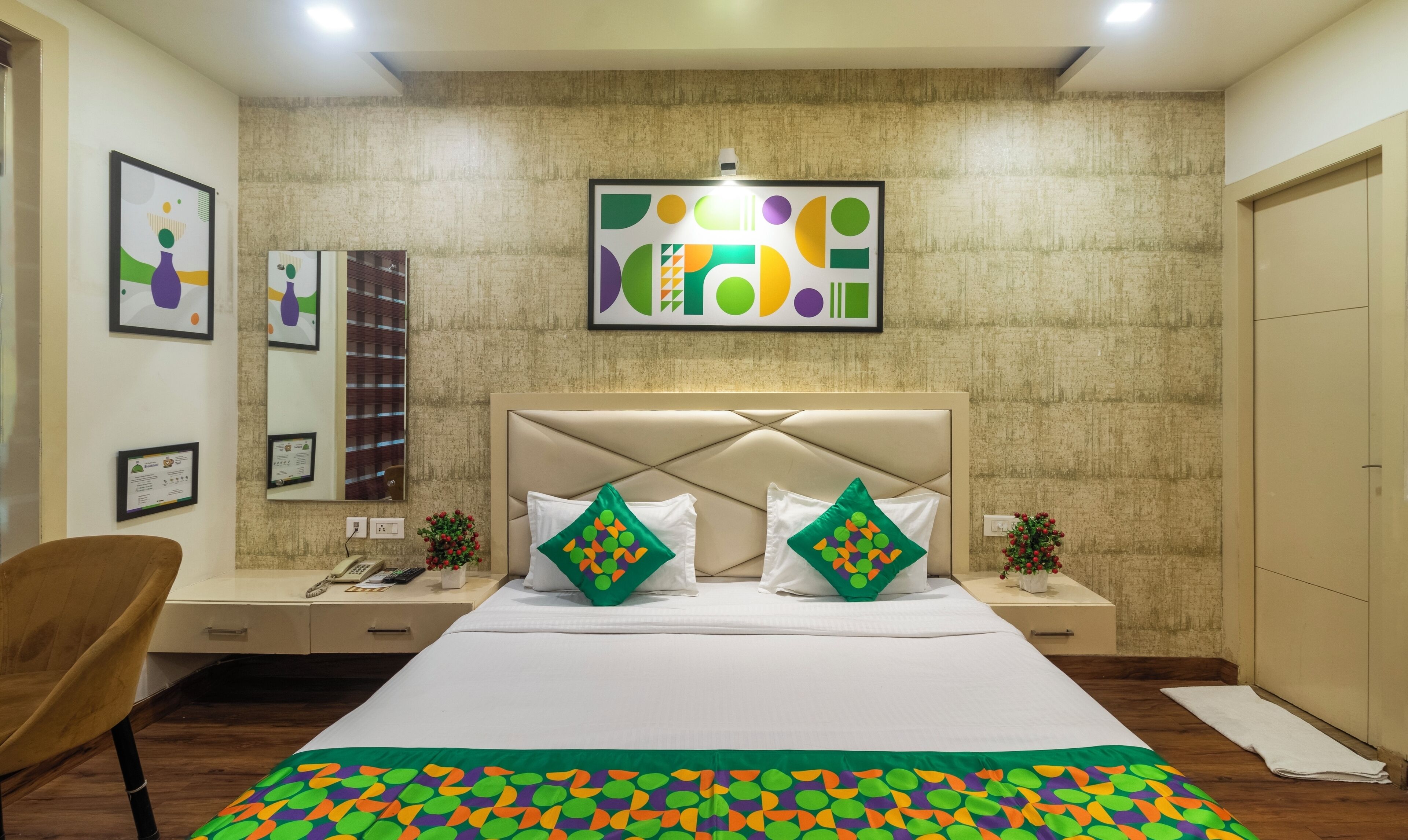 Deluxe Room | Desk, blackout curtains, iron/ironing board, rollaway beds