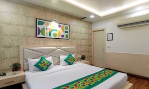Deluxe Room | Desk, blackout curtains, iron/ironing board, rollaway beds - Treebo Empire Red Carpet (Agra)