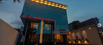 Treebo Empire Red Carpet