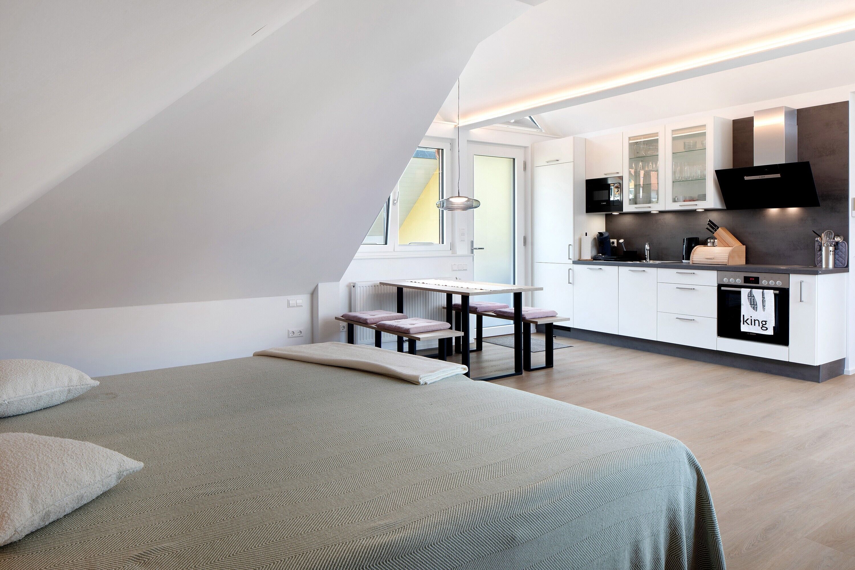 1 室のベッドルーム、アイロン / アイロン台、WiFi (無料)、ベッドシーツ