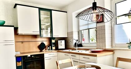 Ferienwohnung 'Lichte Wohnung Zum Wohlfühlen' mit Balkon und Wi-Fi