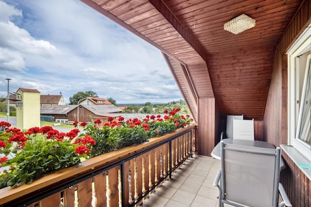 施設の敷地. Apartment 'Ferienwohnung Bächer' with Shared Garden, Balcony and Wi-Fi