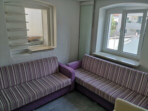 Living area - Apartment 'Ferienwohnung In Krumbach' with Shared Terrace (Krumbach (Schwaben))