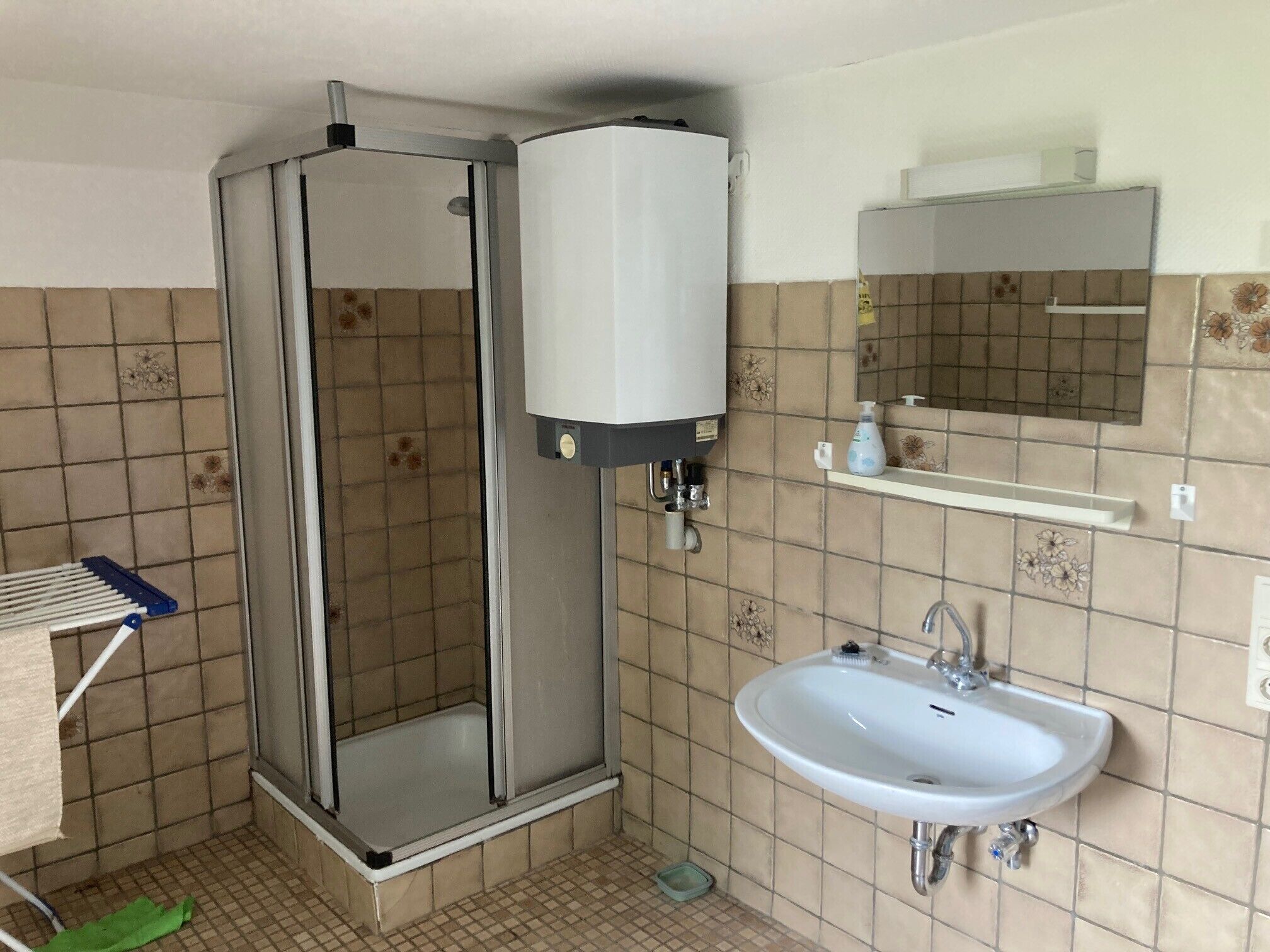 Shower, towels