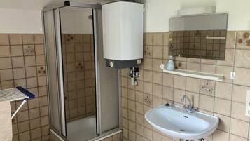Shower, towels