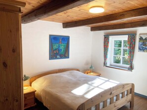 3 makuuhuonetta, ilmainen Wi-Fi, vuodevaatteet