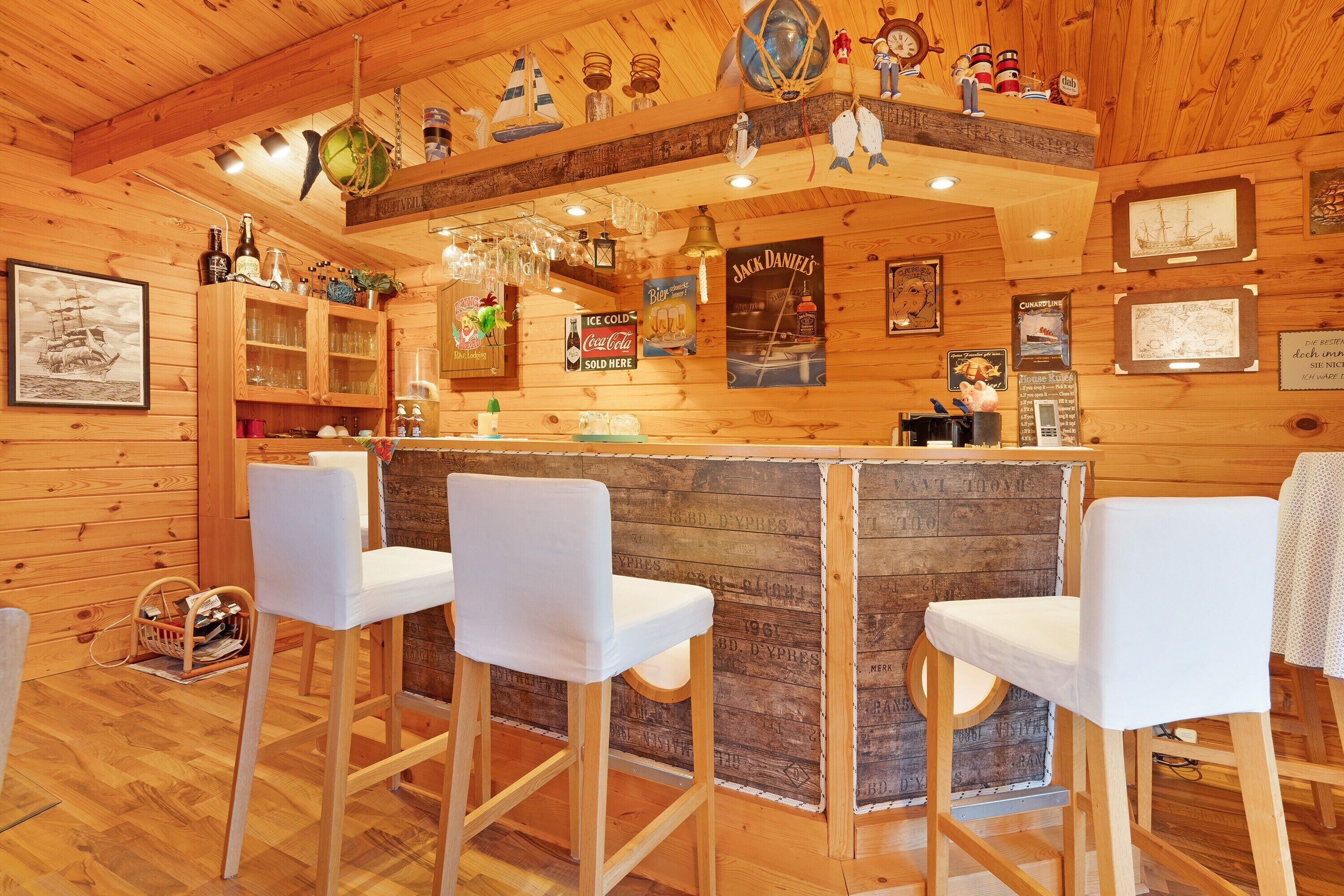 Bar (in der Unterkunft)