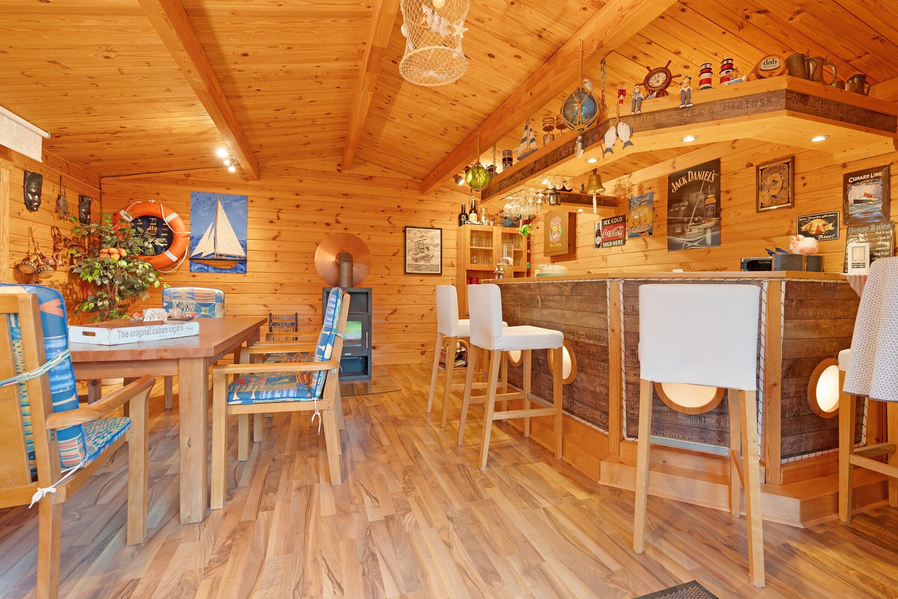 Bar (in der Unterkunft)