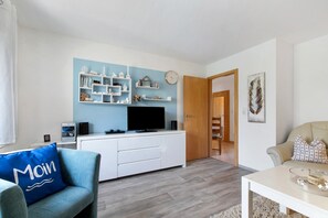 TV, lettore DVD, impianto stereo