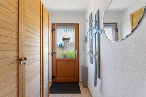 Een douche, een haardroger, handdoeken