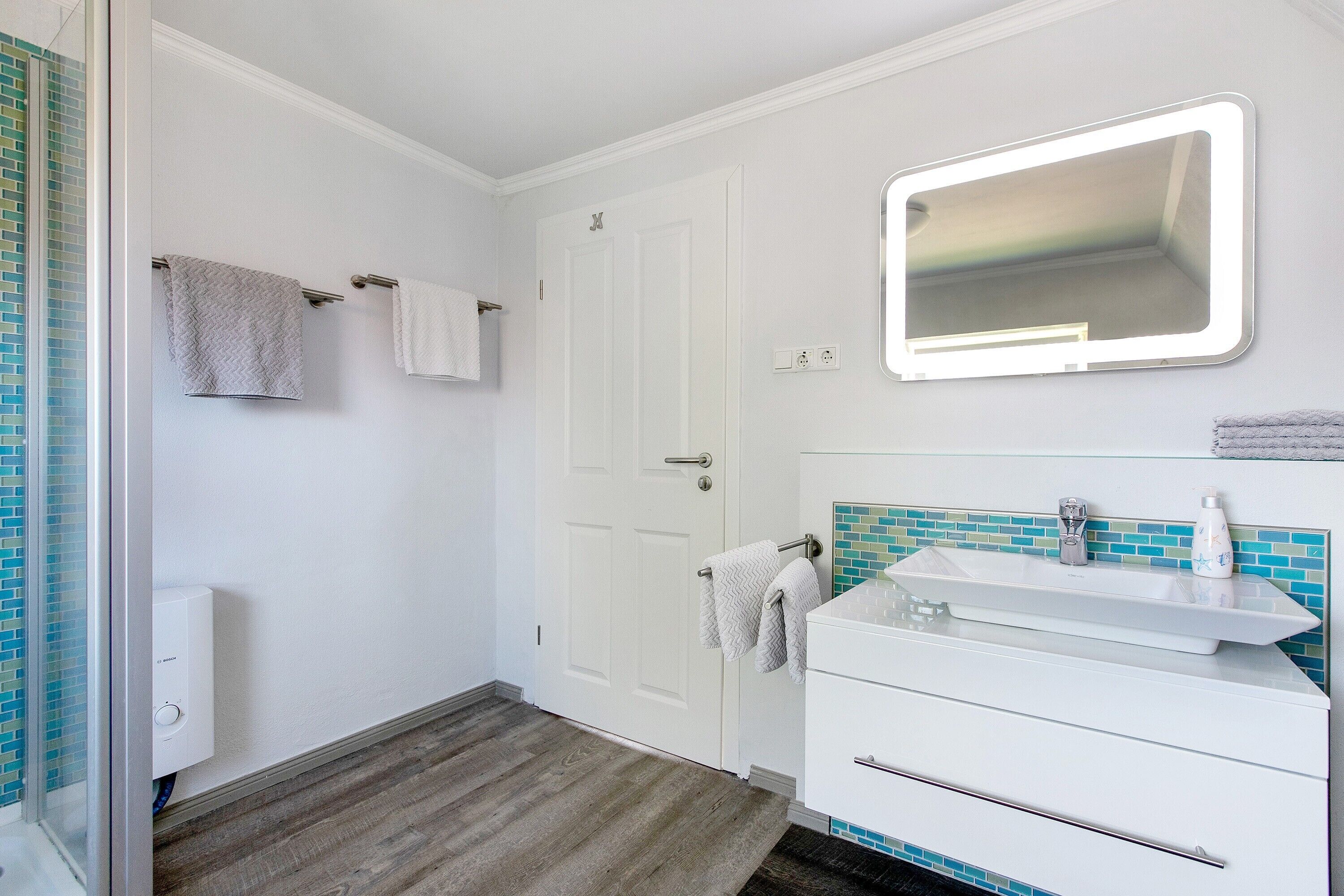 Bruser, hårtørrer, håndklæder