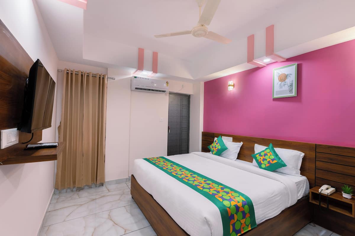 Standard Double Room | Desk, blackout drapes, iron/ironing board, bed sheets