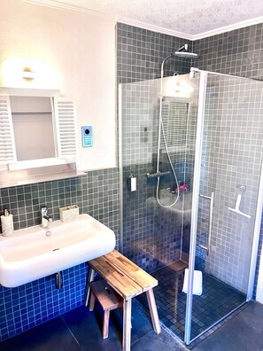 Shower, hair dryer, bidet, towels - Peenestromblick Ziemitz (Sauzin)