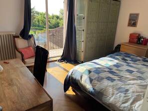 4 bedrooms, WiFi, bed sheets - Maison de Campagne Avec Piscine 8 Personnes max (Vaugneray)