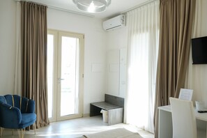 Habitación doble estándar, vista al jardín | Wifi gratis