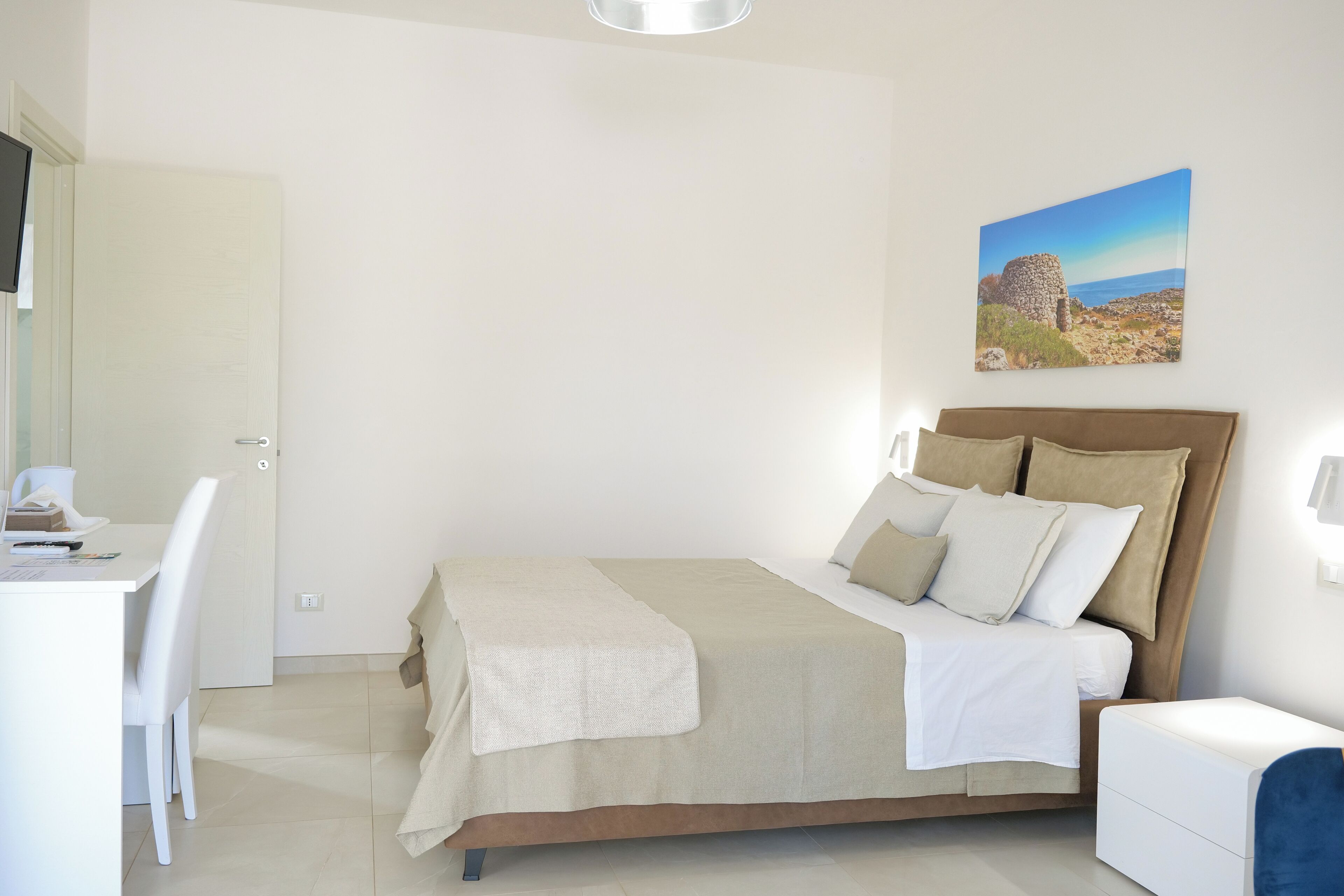 Standard Double Room, Garden View | WiFi (free)