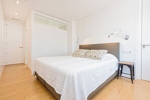 Superior Apartment, 2 Bedrooms, Bay View | 2 bedrooms, down comforters, individually decorated - Solaga - Linaje (Málaga)
