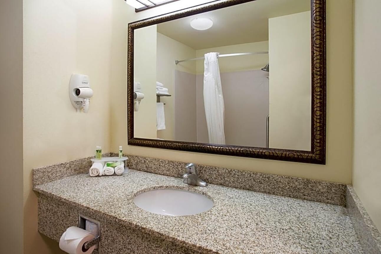 Less than a minutes’ drive from Interstate 25, this Las Vegas ...