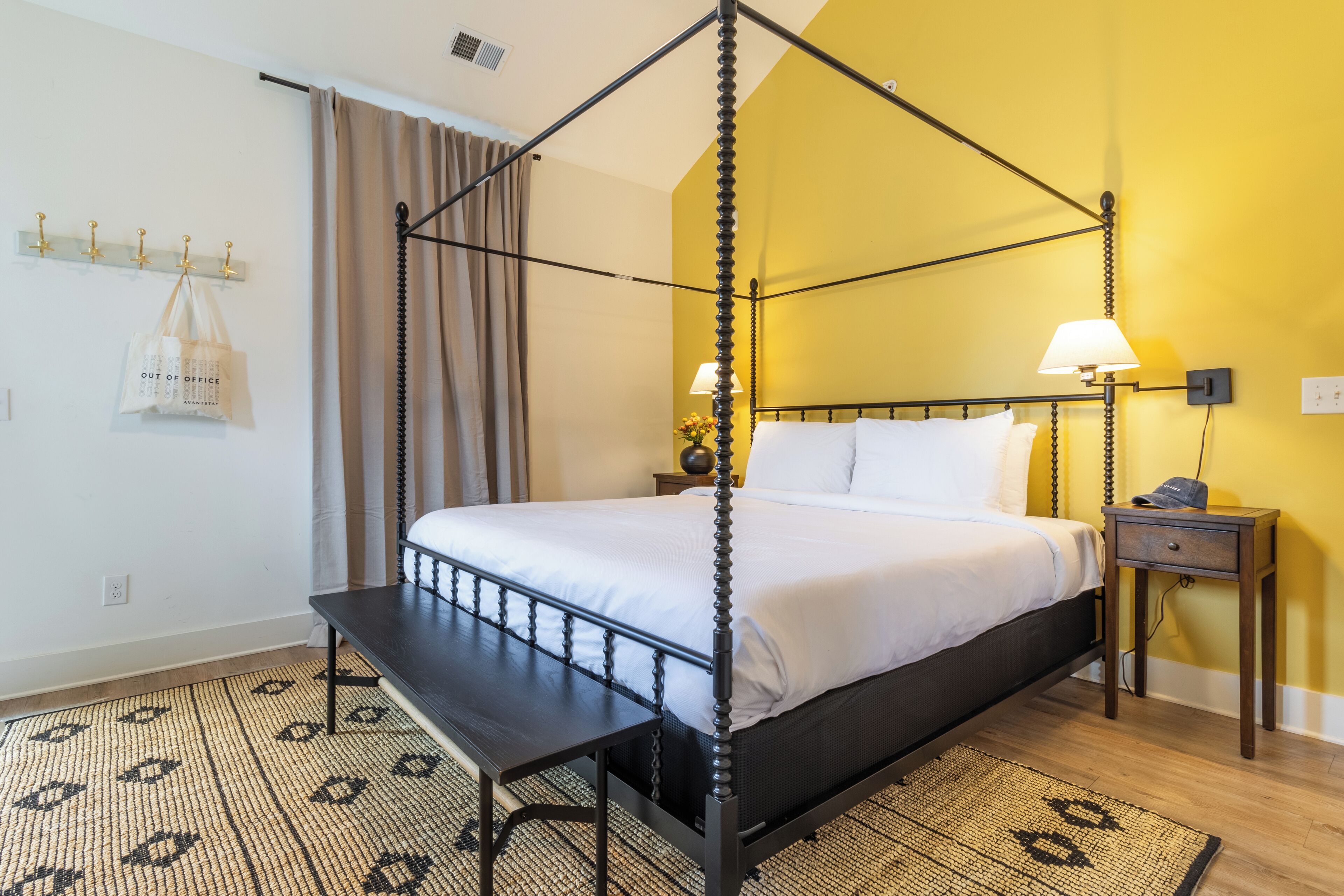 4 bedrooms, iron/ironing board, free WiFi, bed sheets
