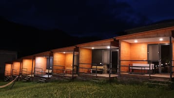 Facciata della struttura - sera/notte