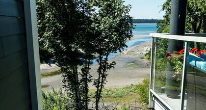 Ocean Breeze Seaside Studio Condo B