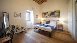 1 bedroom, iron/ironing board, WiFi, bed sheets - La Volta - panoramic apartment (Trevi)
