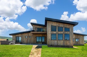 Exterior - Modern Mountain Home w/Hot Tub (Driggs)