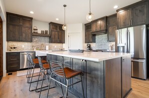 Fridge, microwave, oven, stovetop - Modern Mountain Home w/Hot Tub (Driggs)