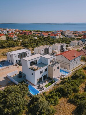 Exterior - 3-bedroom house in lovely Mandre with AC, WiFi. Enjoy your stay (Mandre)