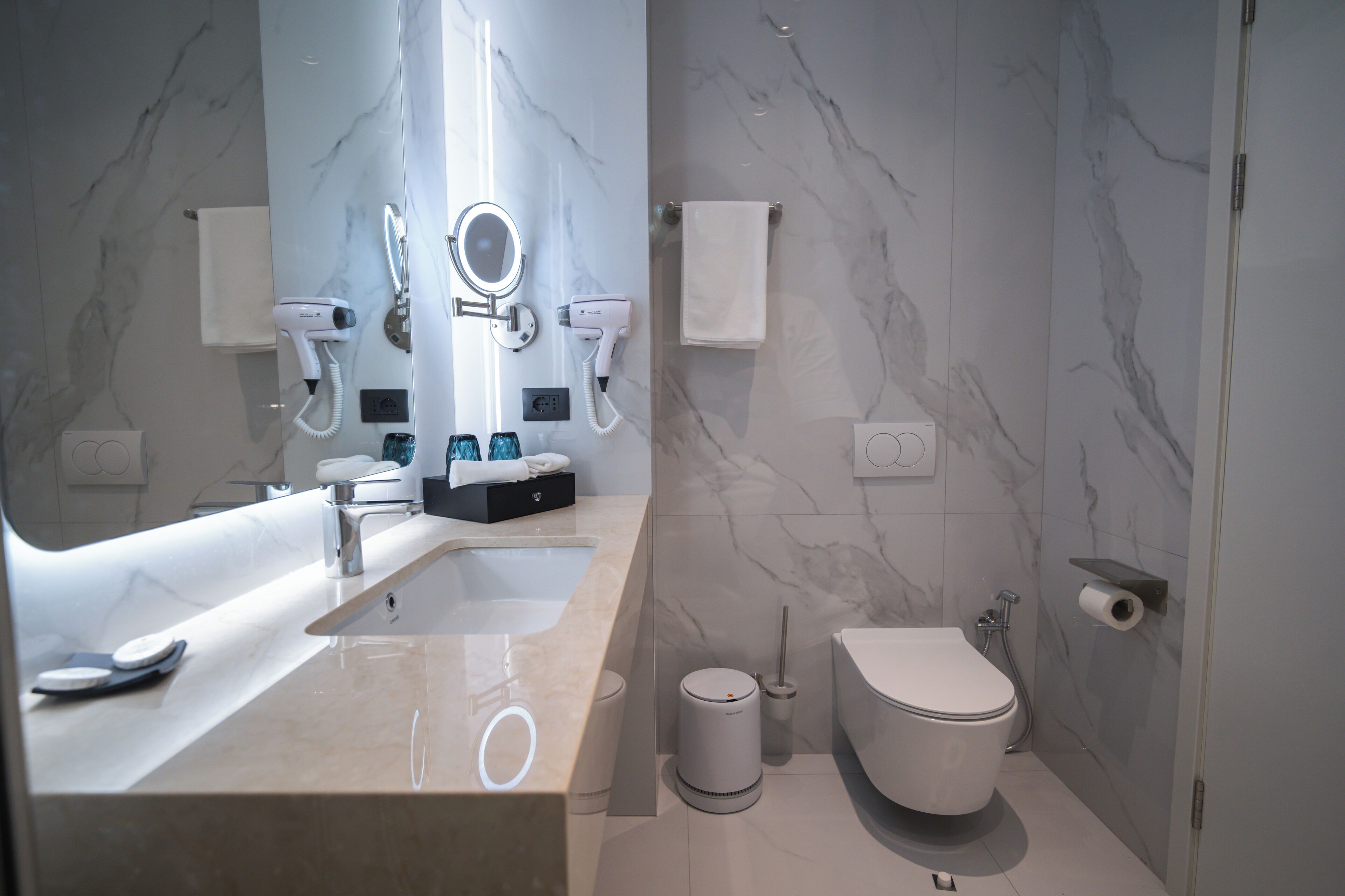 Photo - Holiday Hotel