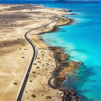 Studio With Pool, Garden and Open Roof Bathroom