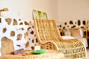 Studio | Bed sheets - Studio With Pool, Garden and Open Roof Bathroom (La Oliva)