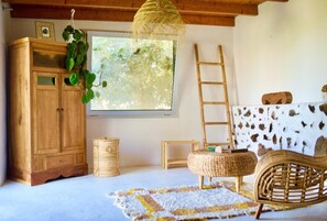 Studio | Interior - Studio With Pool, Garden and Open Roof Bathroom (La Oliva)