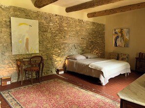 4 habitaciones y ropa de cama 