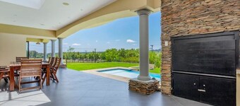 Spacious 7-bedroom villa with AC, WiFi in welcoming Midrand