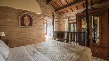 13 Schlafzimmer, Bügeleisen/Bügelbrett, WLAN