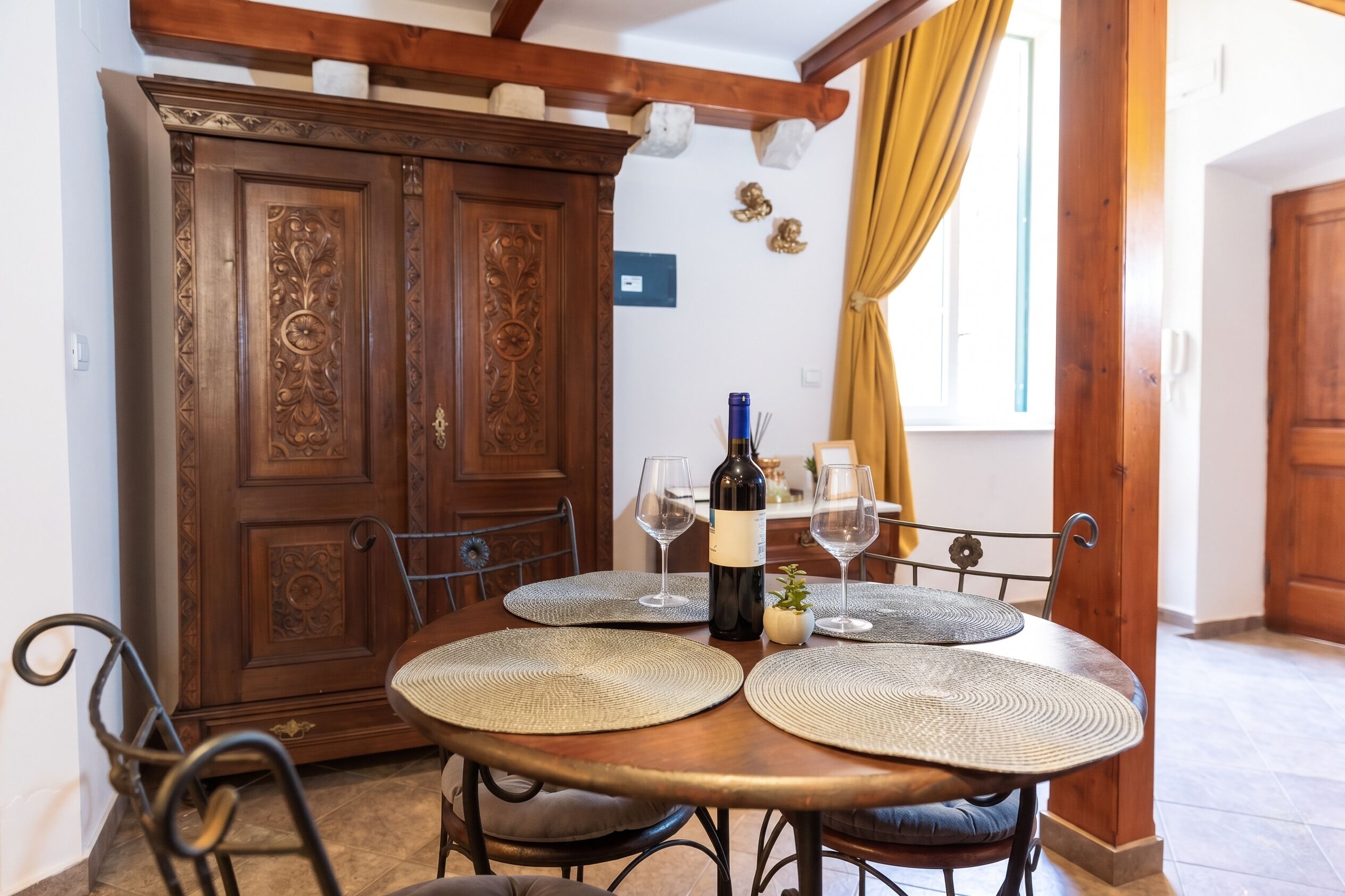 Royal Apartment | In-room dining