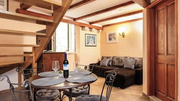 Royal Apartment | Living area