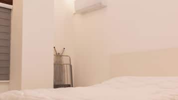 Apartemen Comfort, balkon, pemandangan kota | 2 kamar tidur, brankas, kedap suara, dan setrika/meja setrika