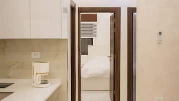 Comfort Apartment, Balcony, City View | Private kitchen | Electric kettle, toaster