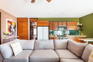 Smart TV - Ultra-Modern Artistic Condo | 2BR in Cabo w/ VPN & Fast WiFi (Cabo San Lucas)