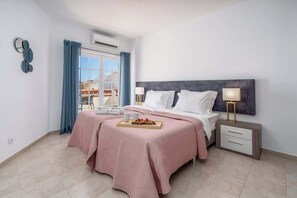 6 habitaciones, tabla de planchar con plancha, wifi y ropa de cama 