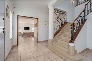 Interior - HostWise - Spacious Family House w/ Garden (Lagos)