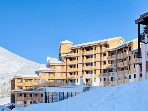 Exterior - Charming 2-BR Cabin Apartment with Indoor Pool, Spa & Direct Slope Access (Belle Plagne)