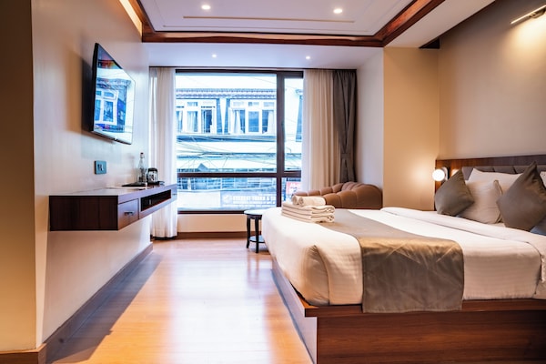 Deluxe City View | Soundproofing