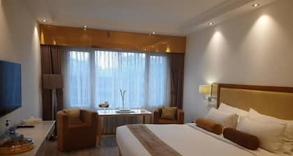 Hotel Razmoni Isha Kha International