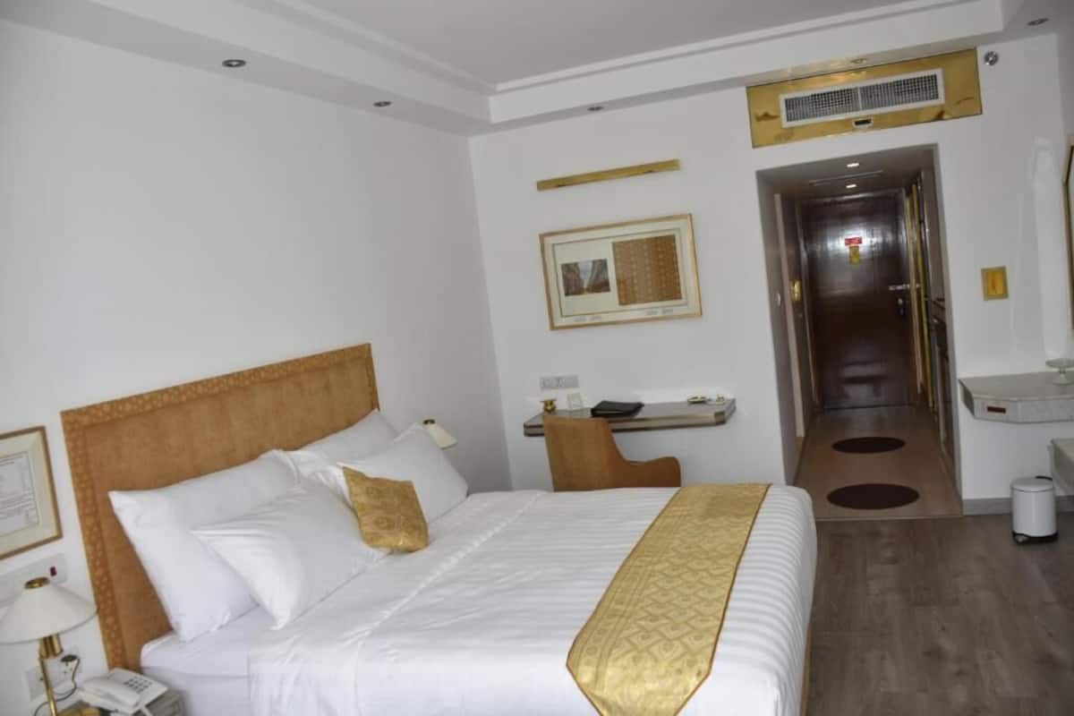 Premium kamer, uitzicht op stad | Een bureau, gratis wifi