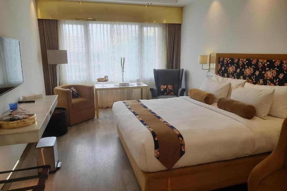Hotel Razmoni Isha Kha International