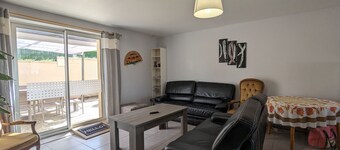 Cozy Room "Etoile Orange" - Ensuite Bathroom, Breakfast Included, Shared Kitchen and Lounge Area