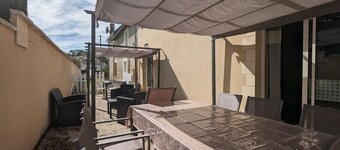 Cozy Room "Etoile Orange" - Ensuite Bathroom, Breakfast Included, Shared Kitchen and Lounge Area